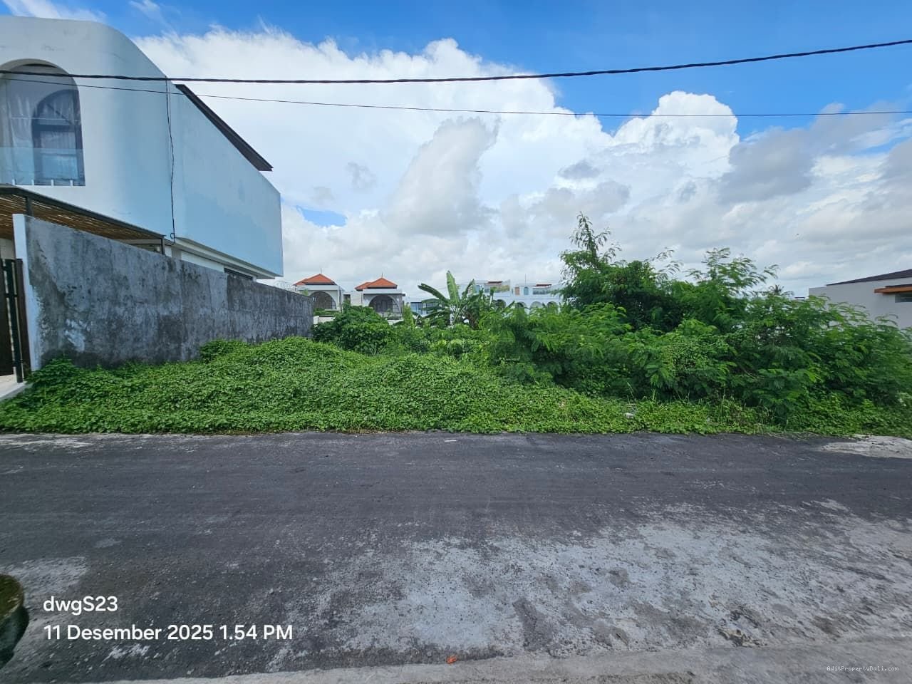 Tanah komersil tumbak bayuh