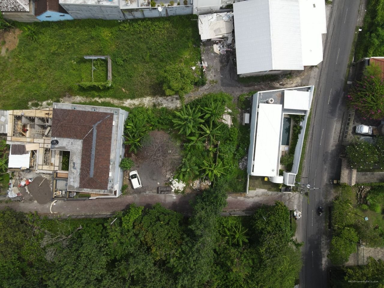 Tanah komersil pererenan