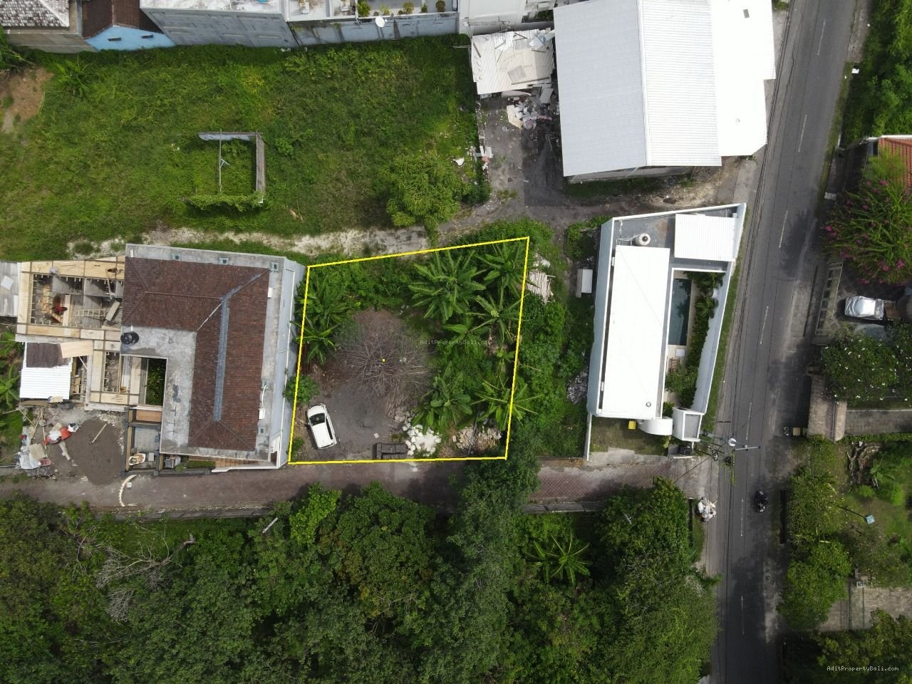 Tanah komersil pererenan