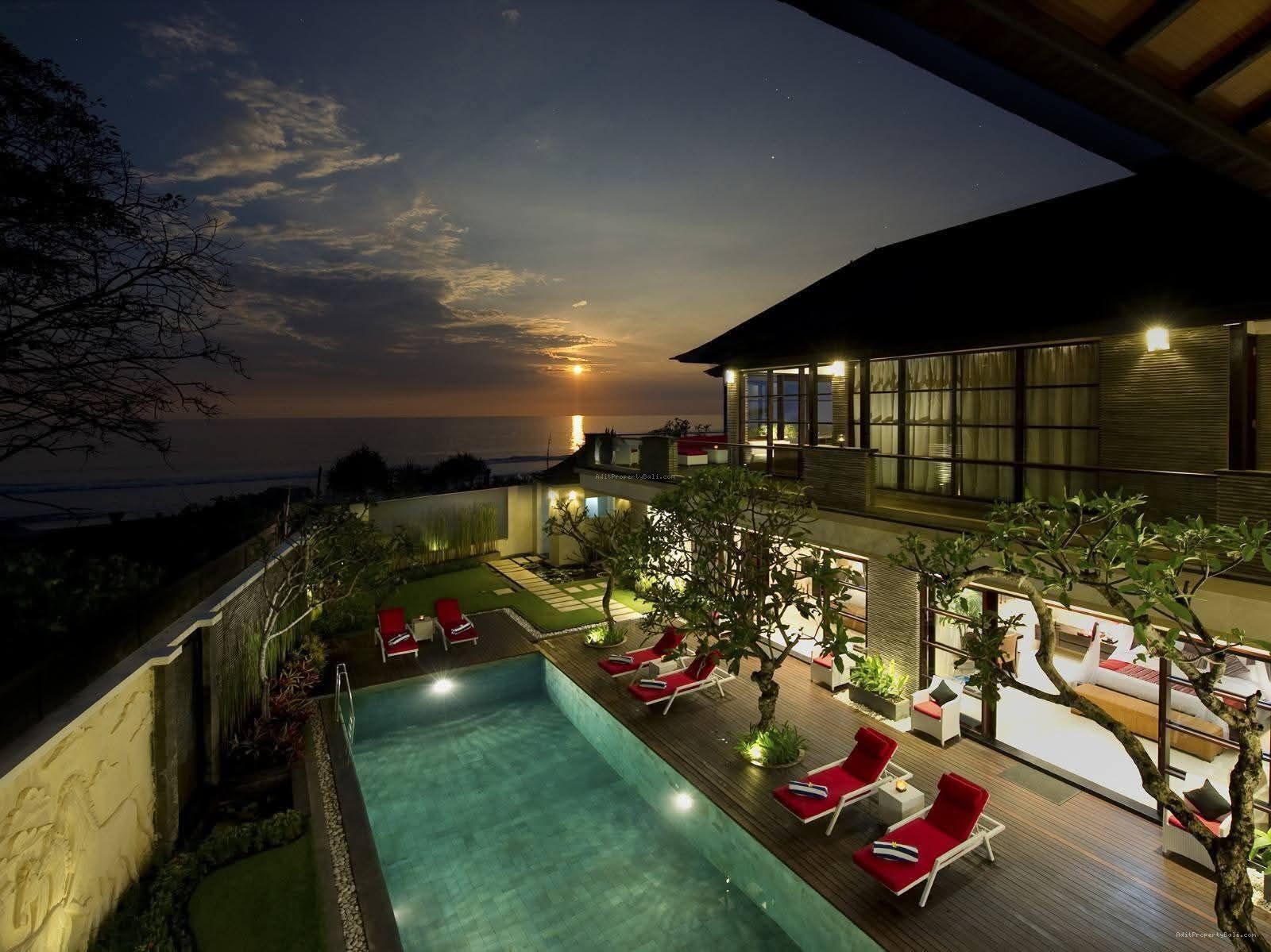 villa beach front seminyak