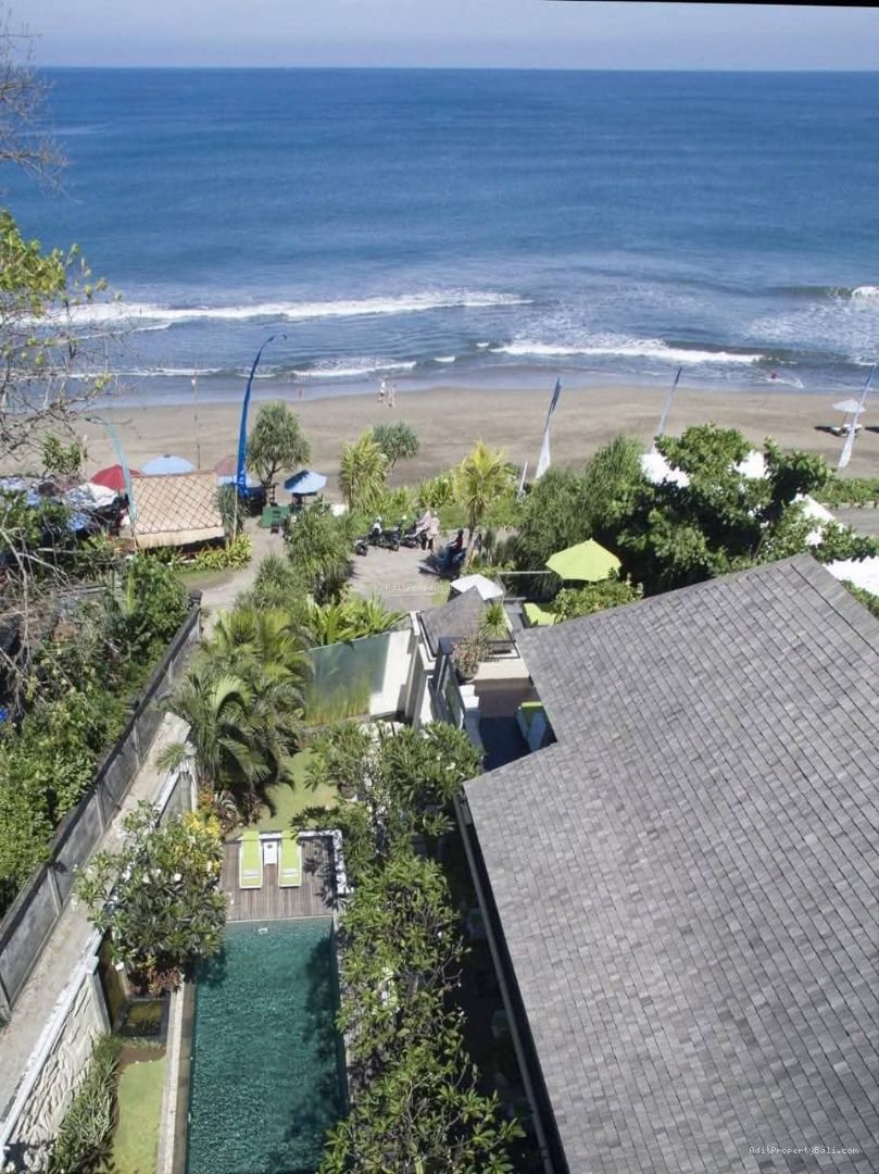 villa beach front seminyak