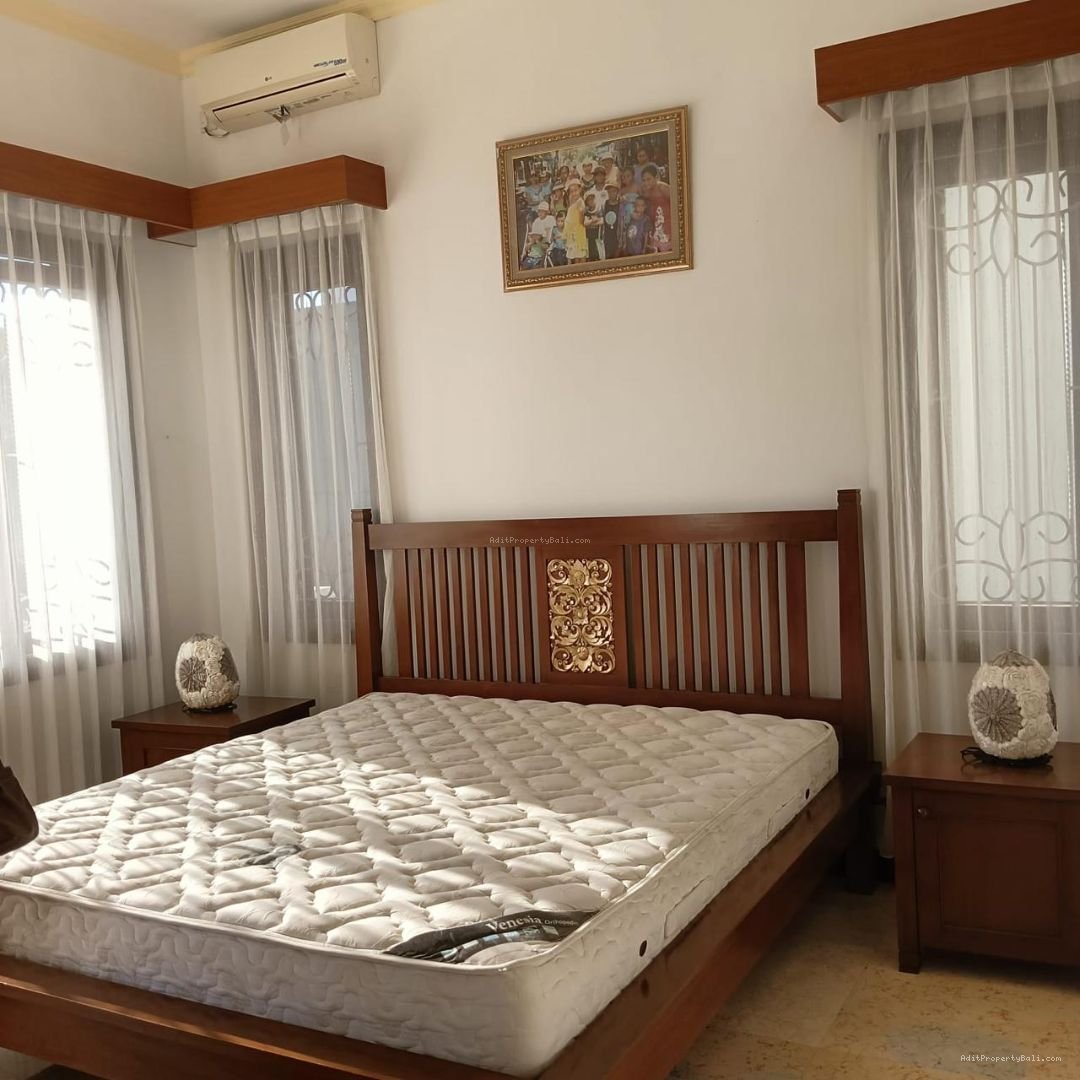 Rumah semi villa pengiyasan