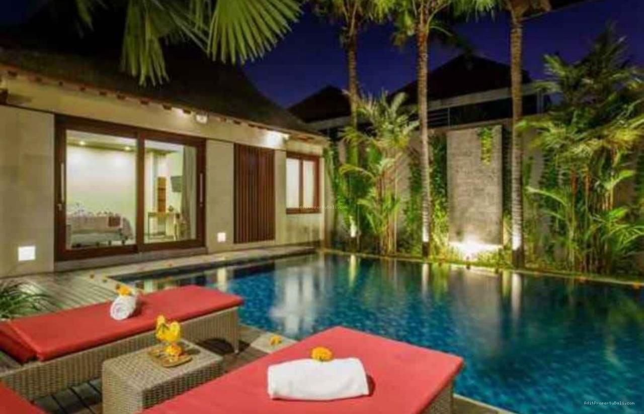 rumah semi villa renon