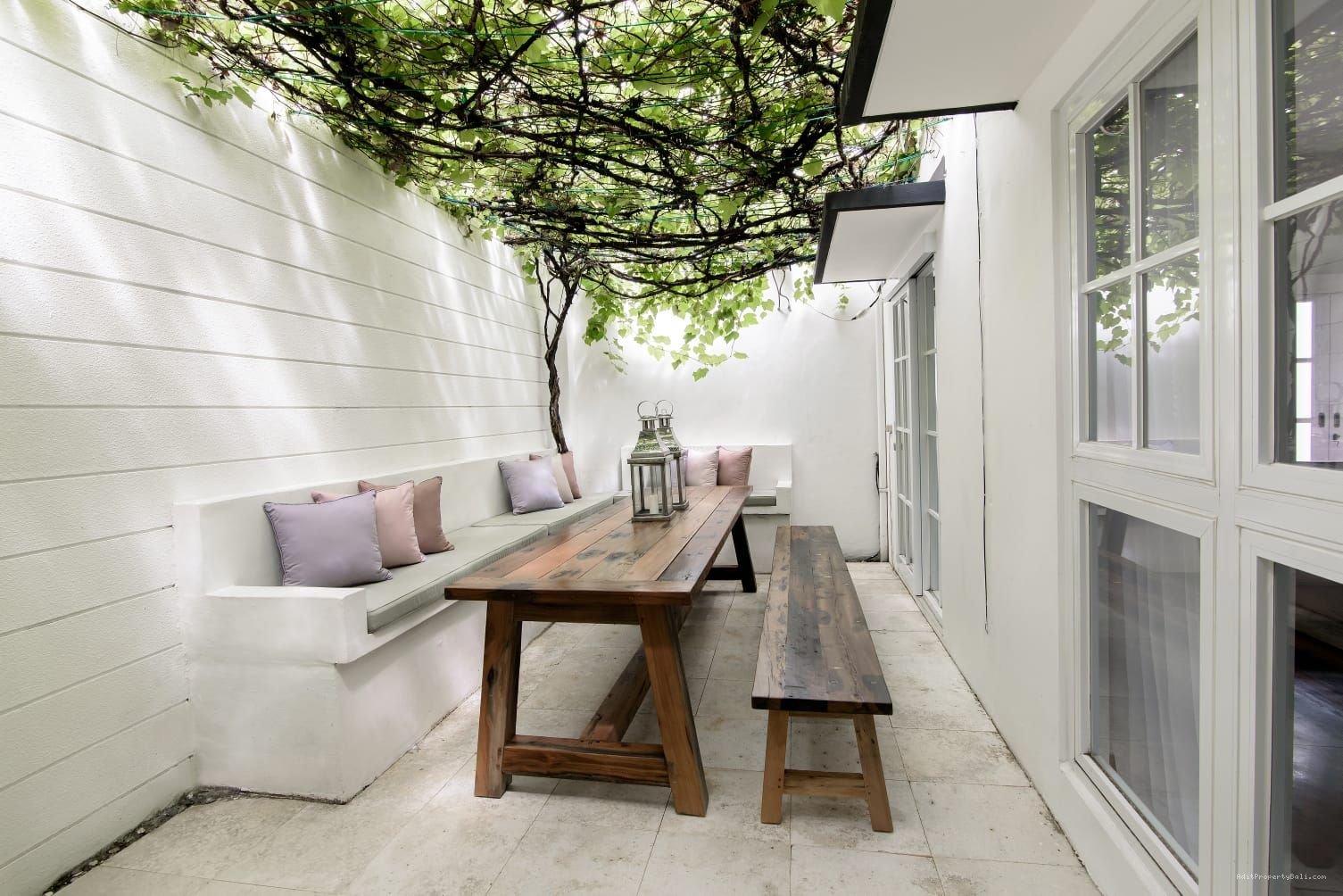 villa lantai 1 bumbak