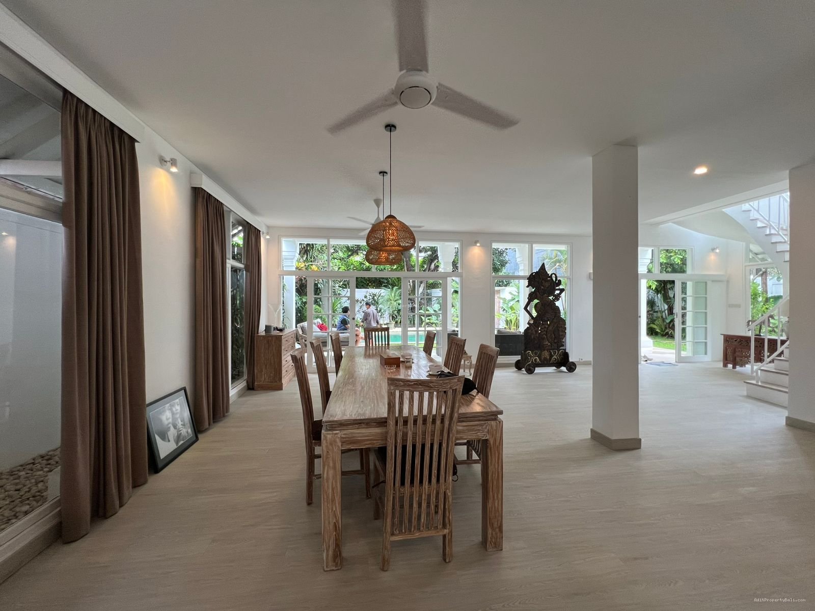 villa petitengett bali