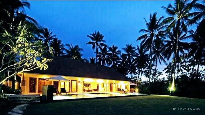 villa los pantai  soka