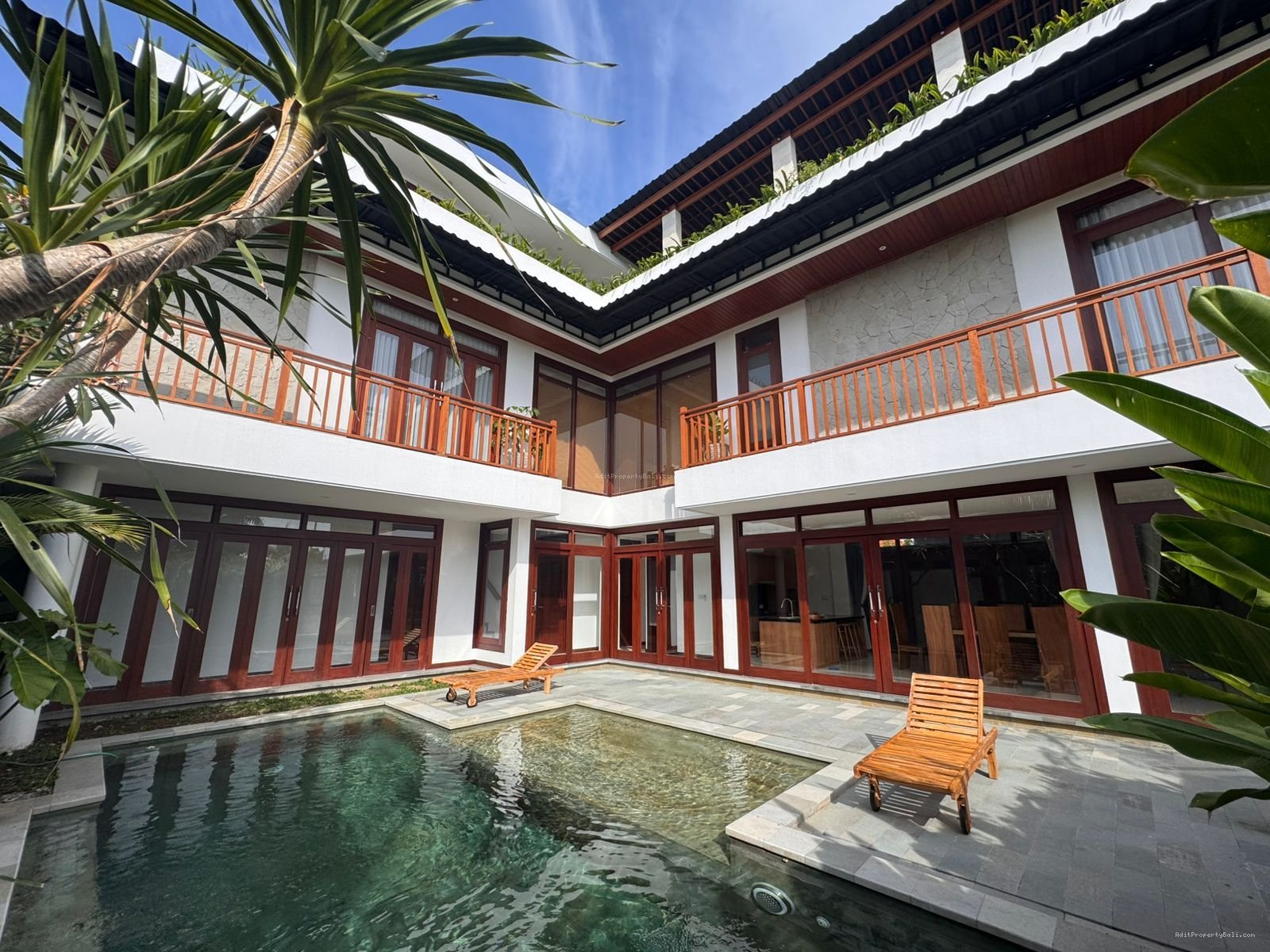 villa baru pererenann