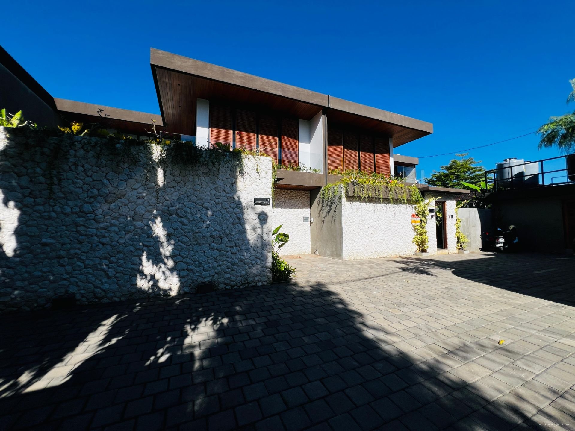 villa sunset road