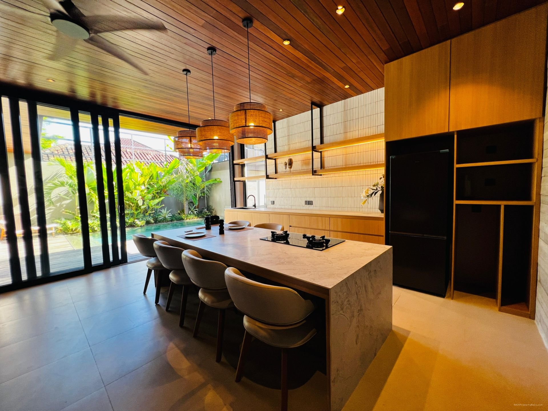 villa sunset road