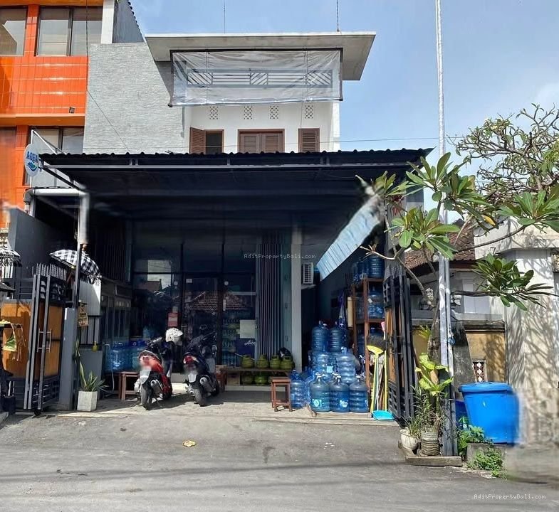 rumah pulau moyo dps