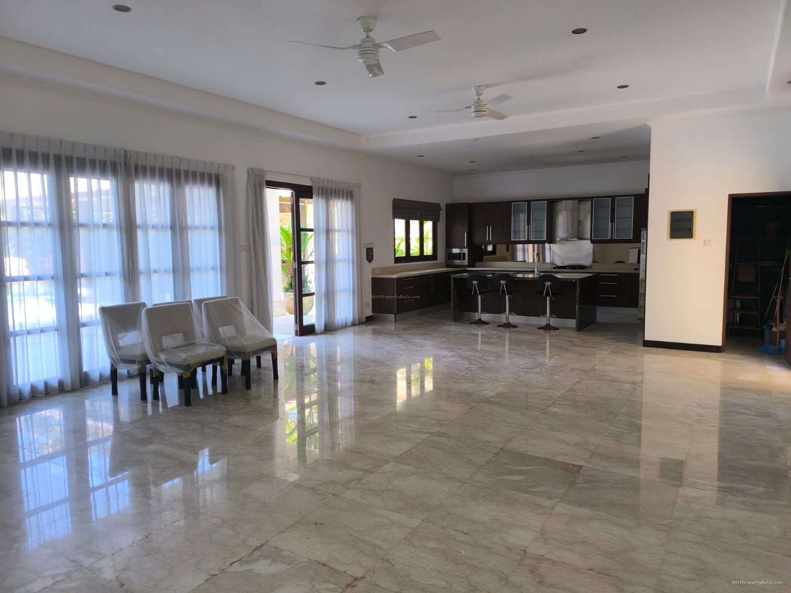 Villa jimbarannn