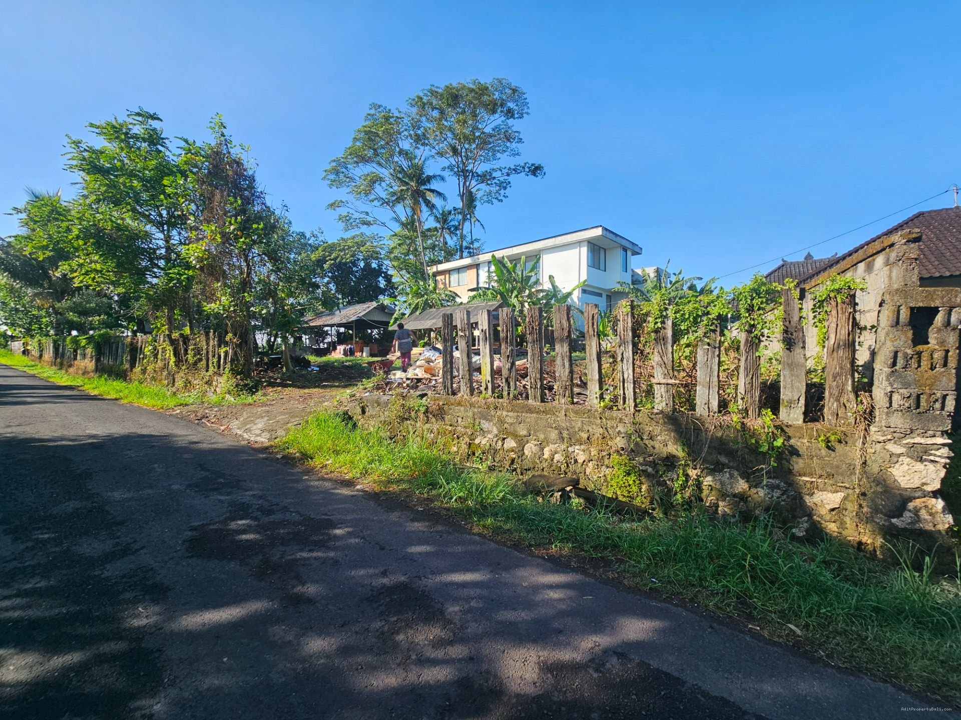 tanah kaba kaba