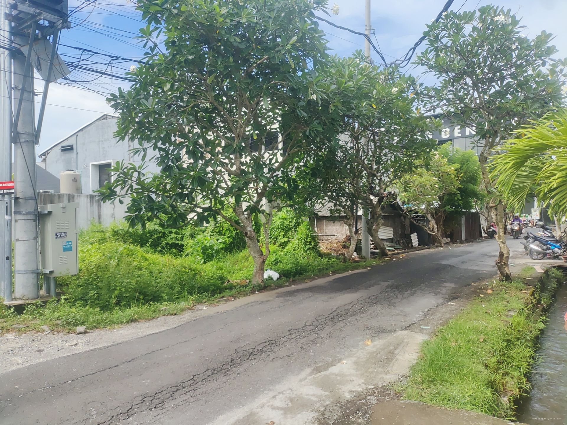 tanah pererenan bl