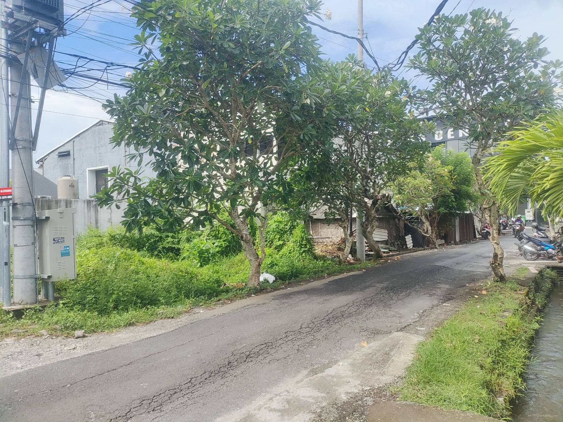 tanah pererenan bl