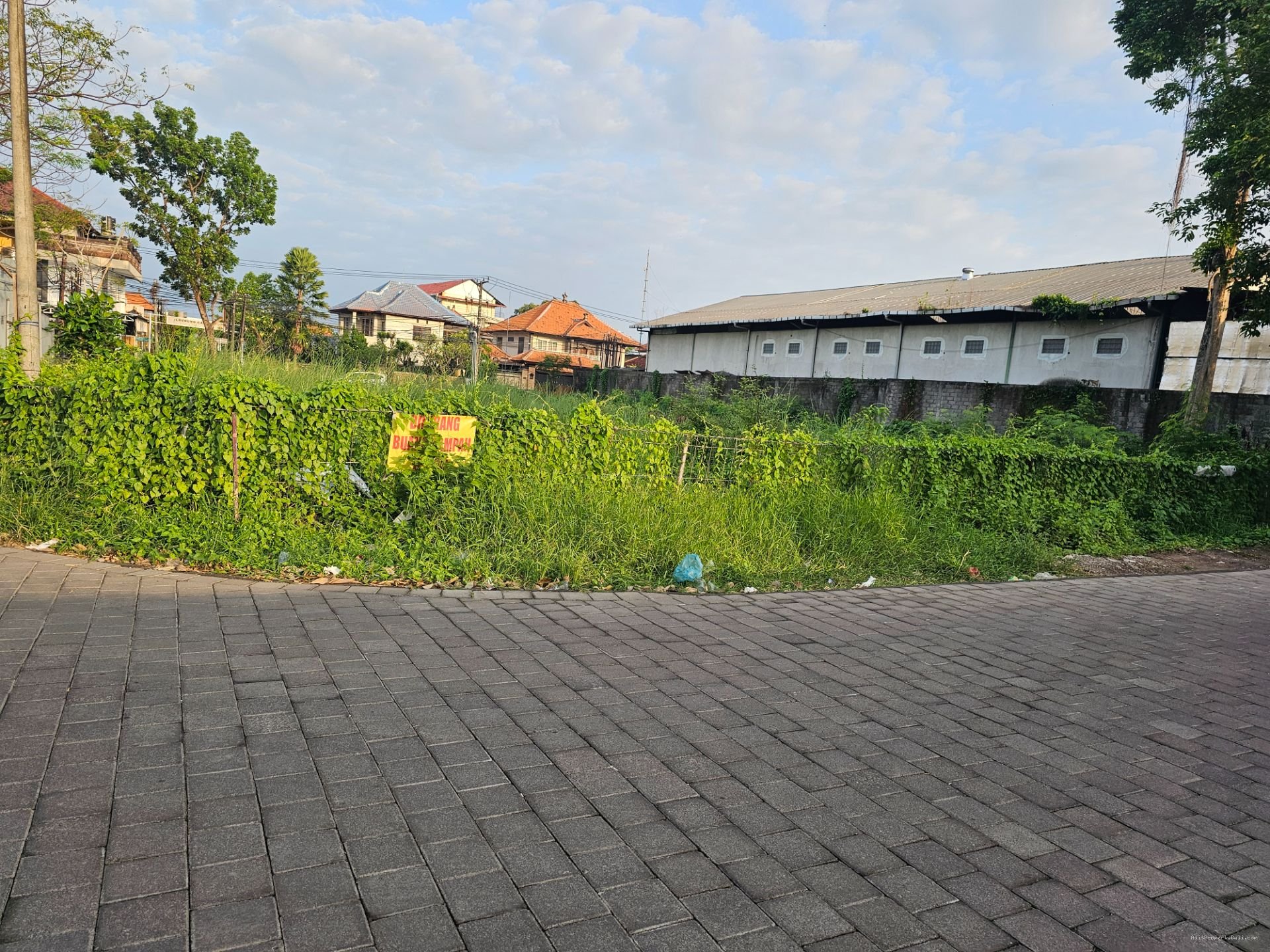 tanah gatot subroto barat