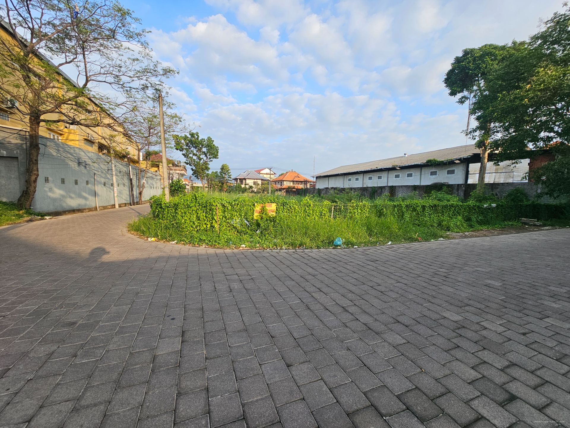 tanah gatot subroto barat