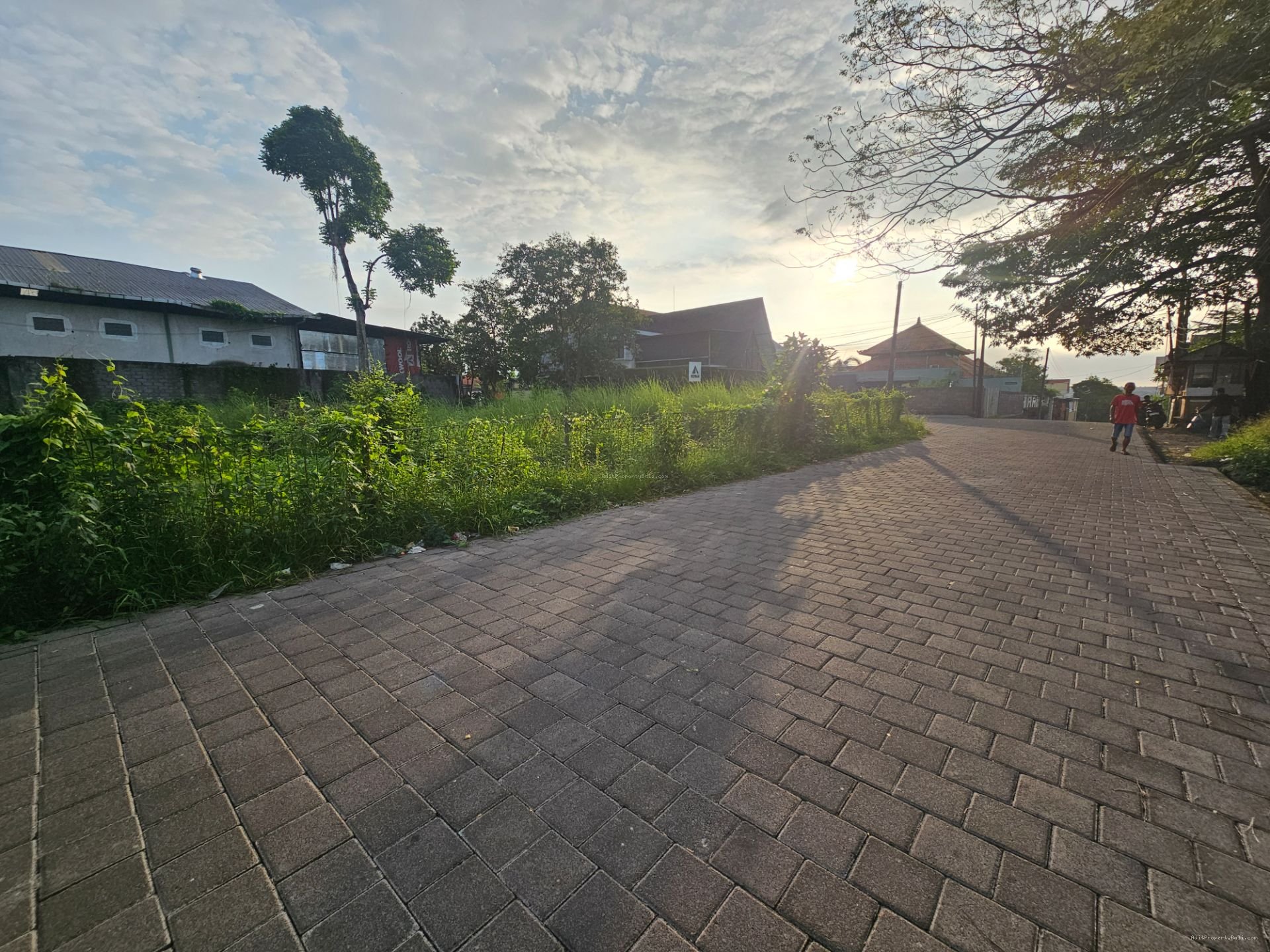tanah gatot subroto barat
