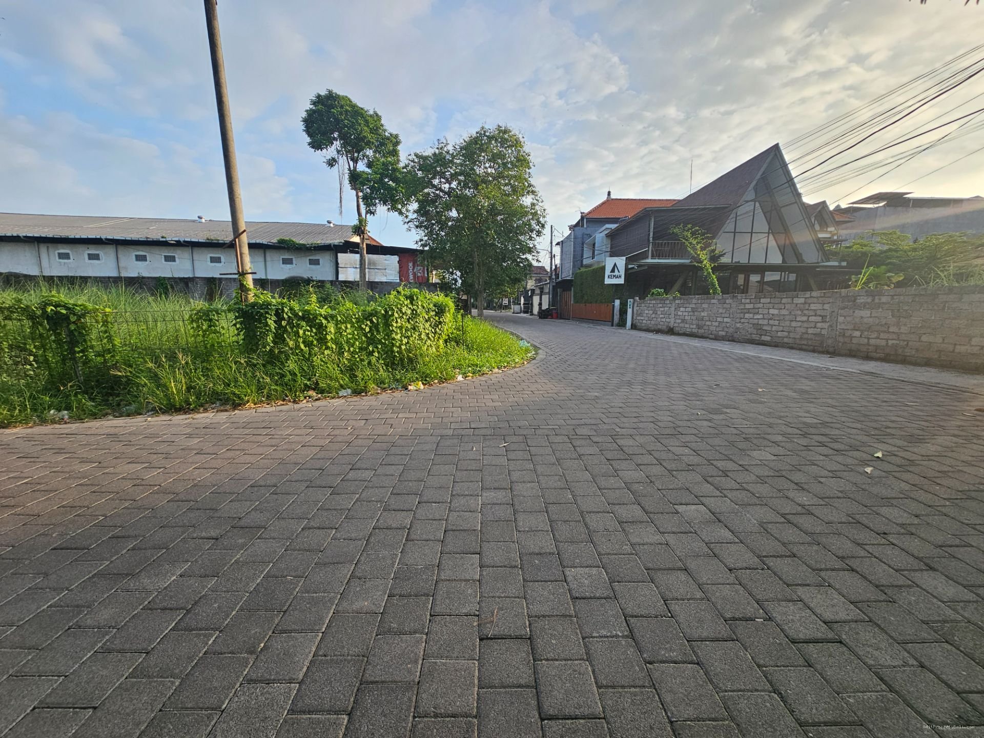 tanah gatot subroto barat