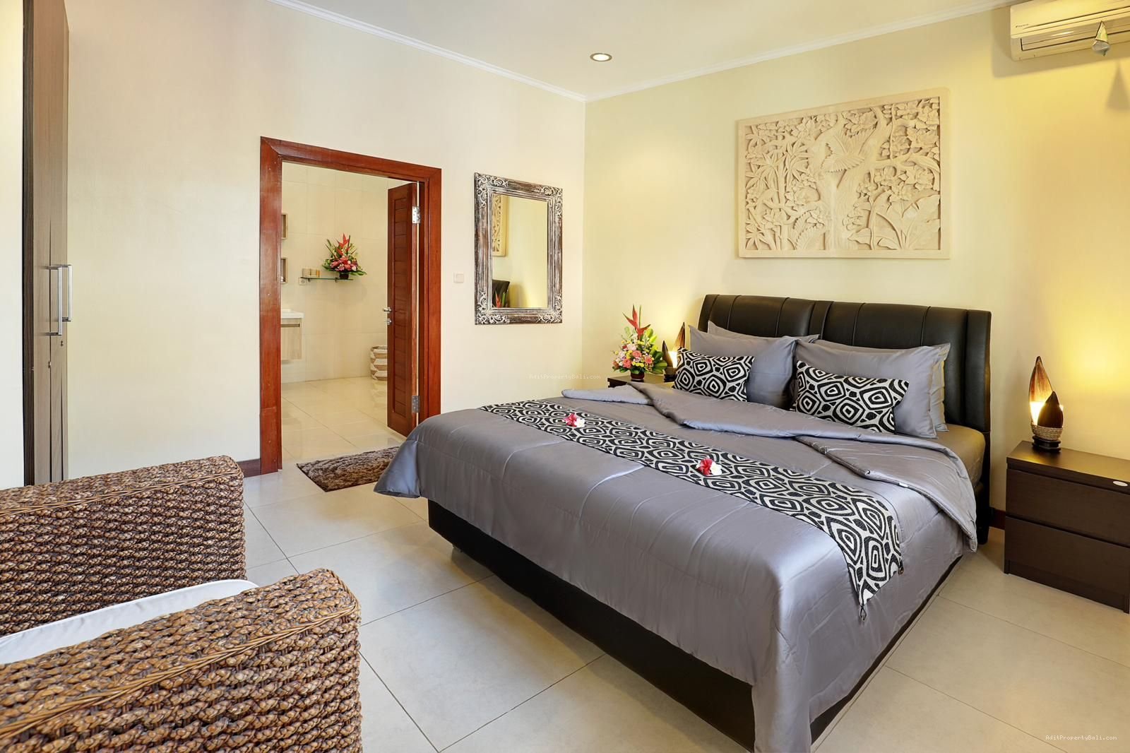 villa legian