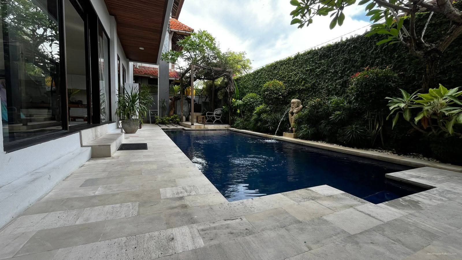 rumah tuban kuta