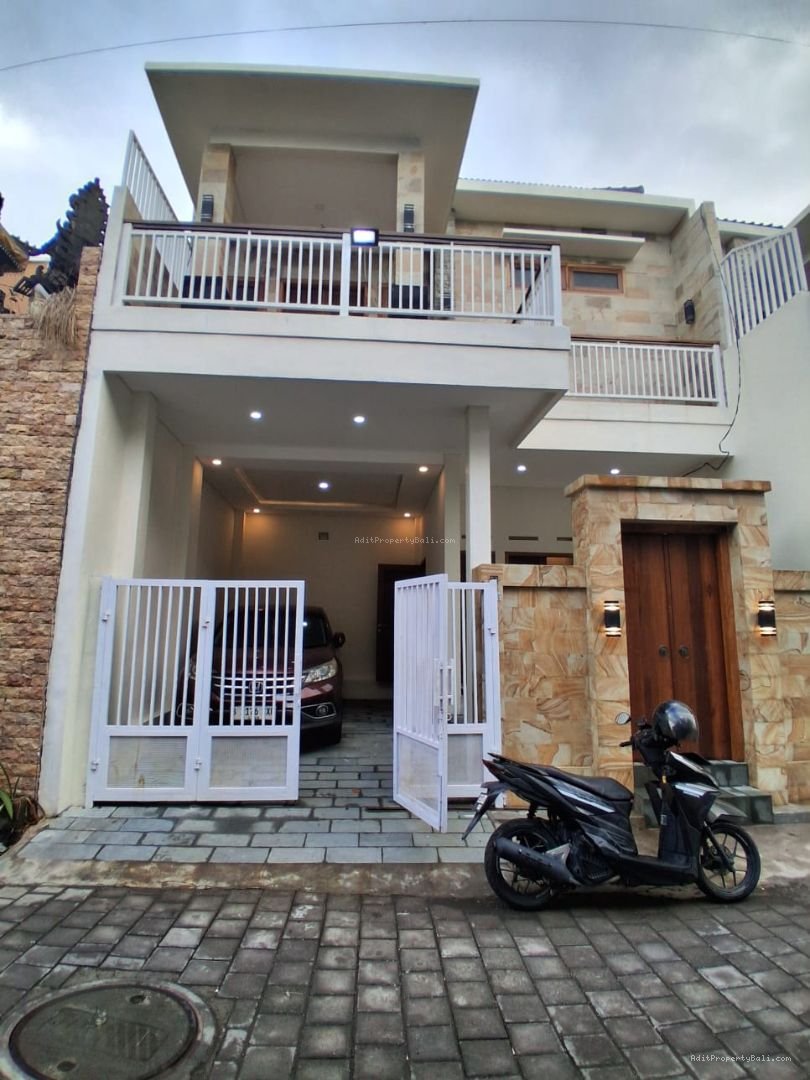 rumah semi villa pemogan dps