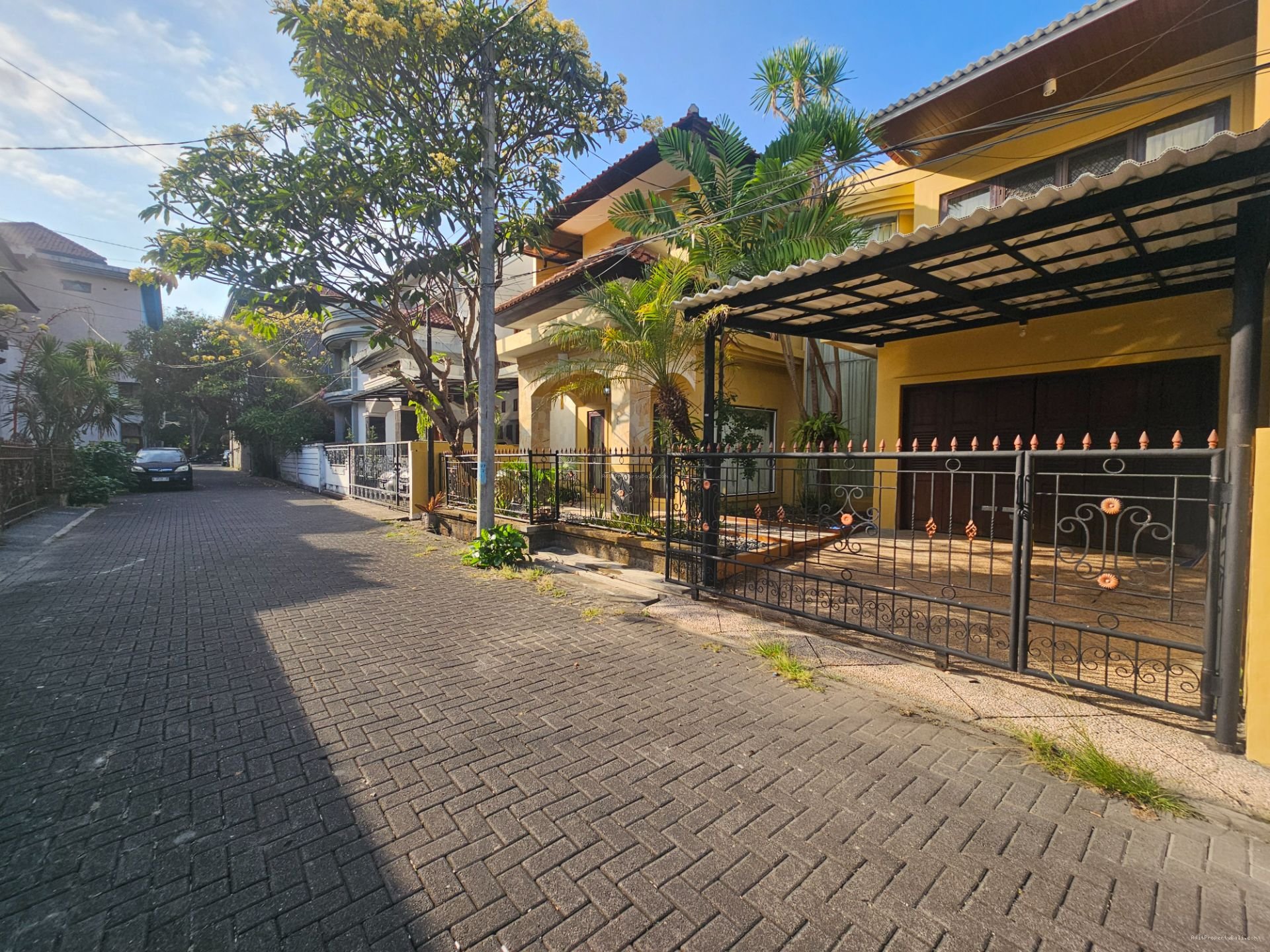 rumah renon dp