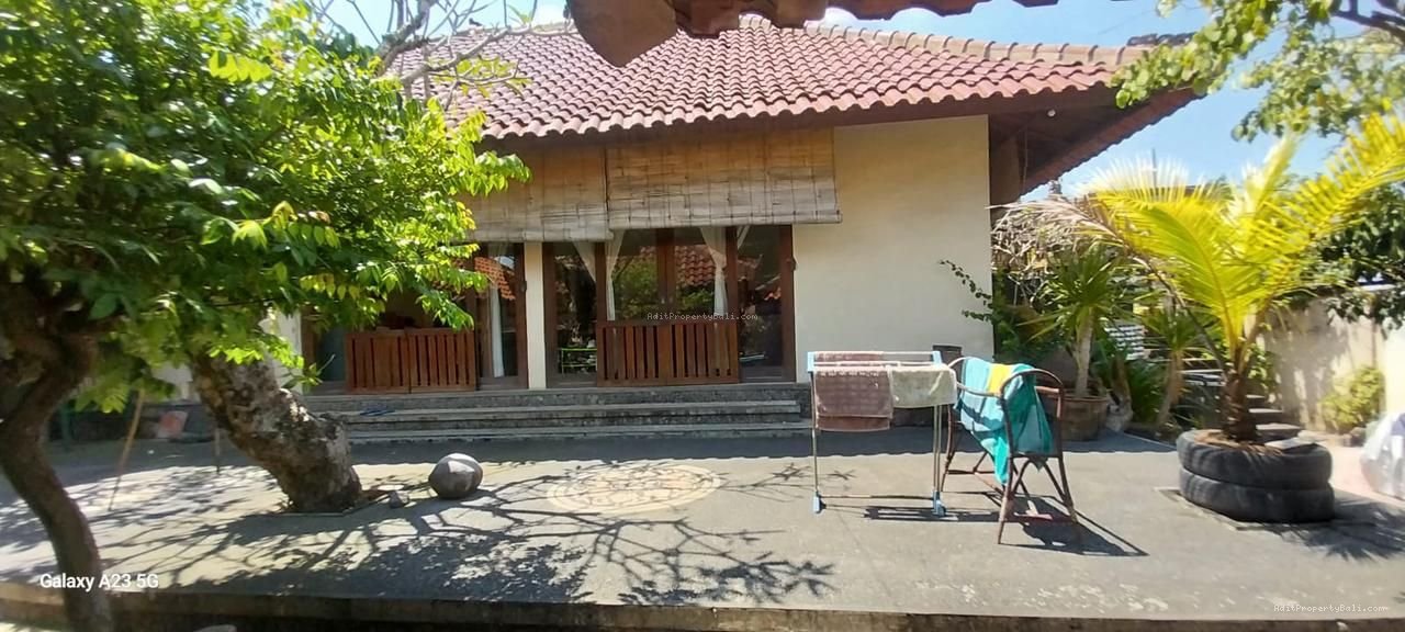 tanah seminyakk