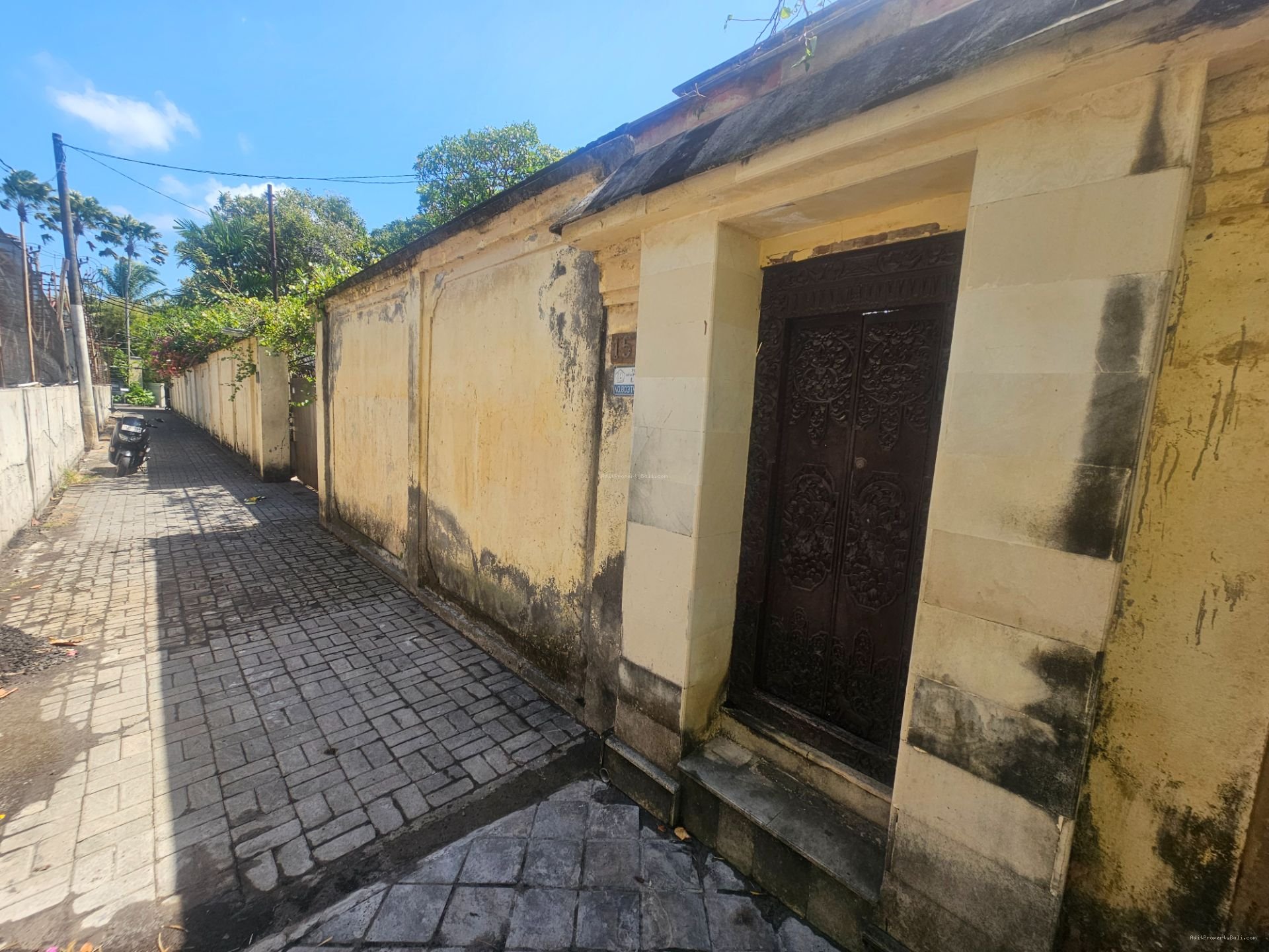 tanah seminyakk