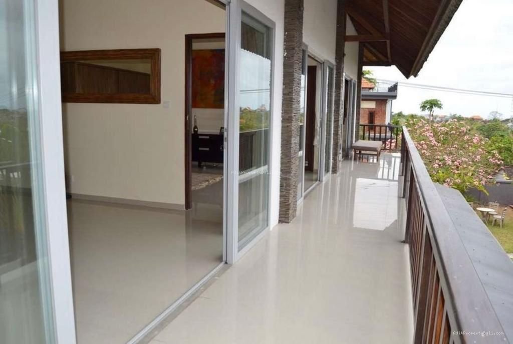 villa toyaning