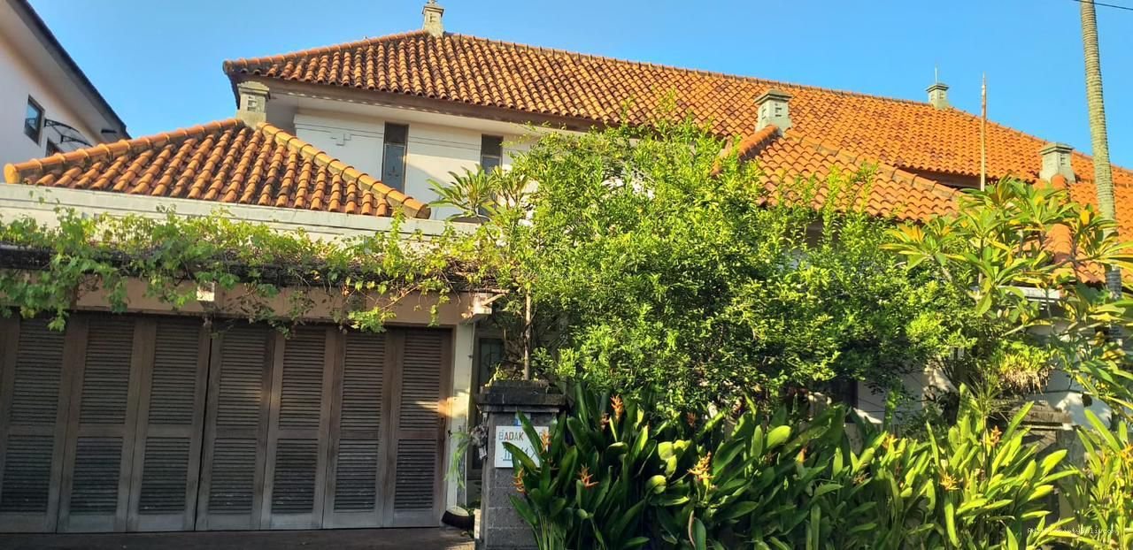 rumah badak agung R