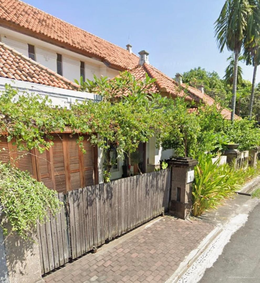 rumah badak agung R