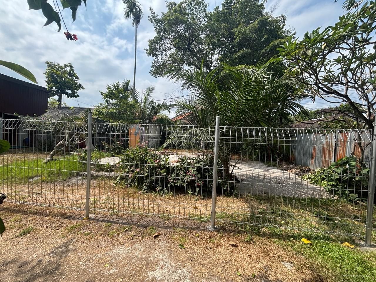 tanah persada B