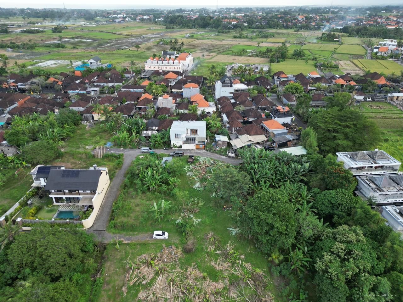 tanah pantai nyanyi