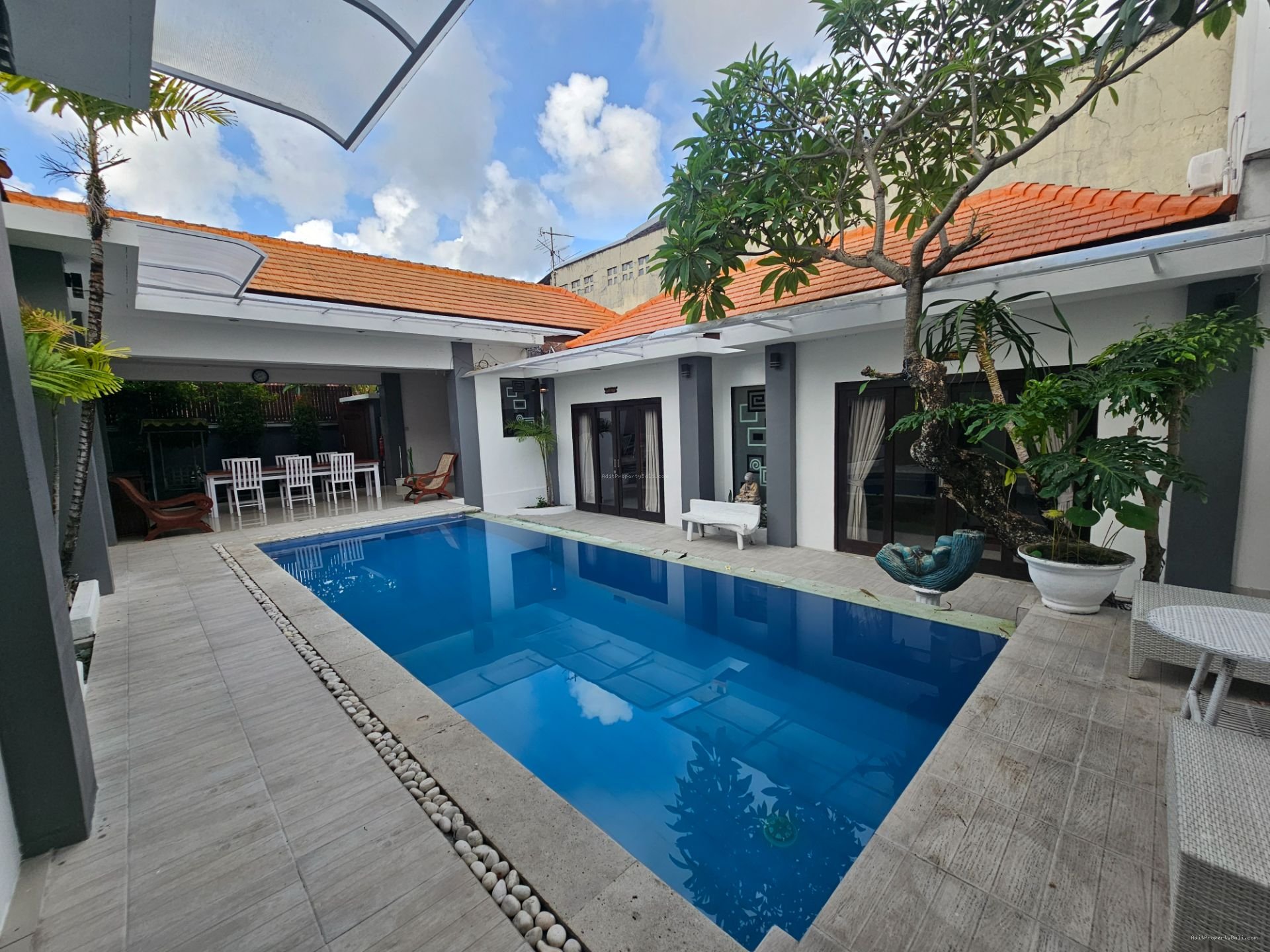 villa sewa umalas kwm