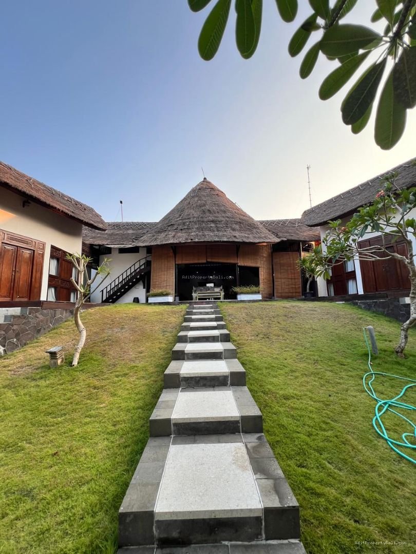 Villa tibubeneng pdn