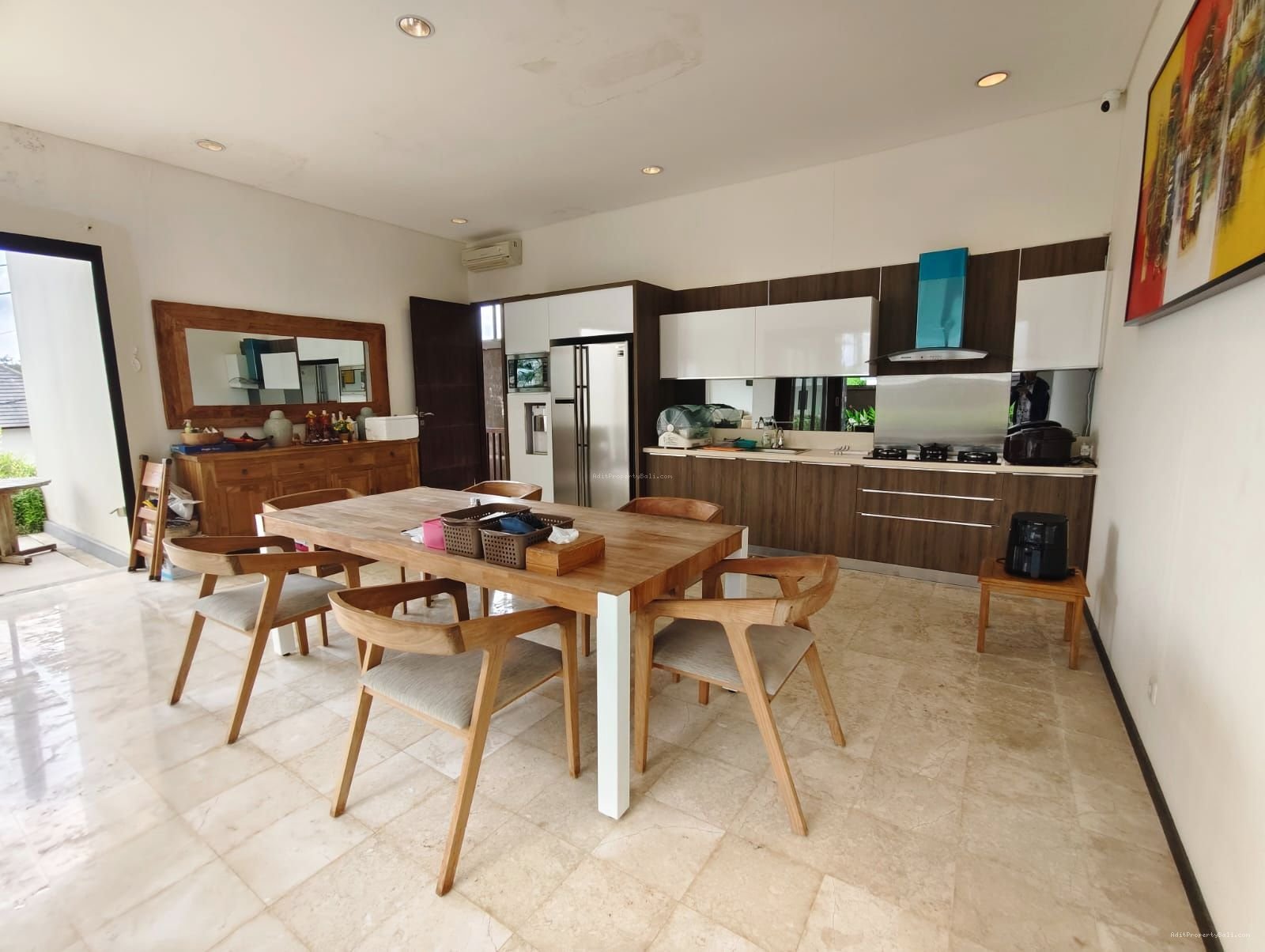 villa toyaning Ug
