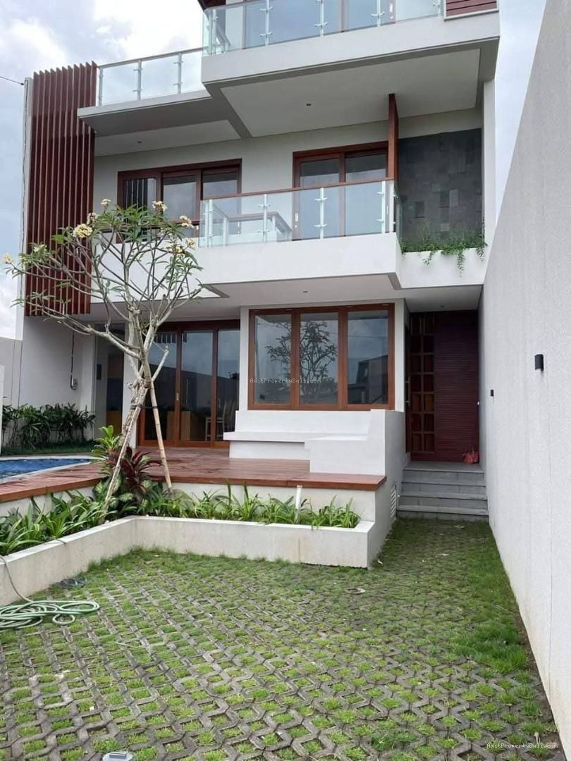 villa pererenan M