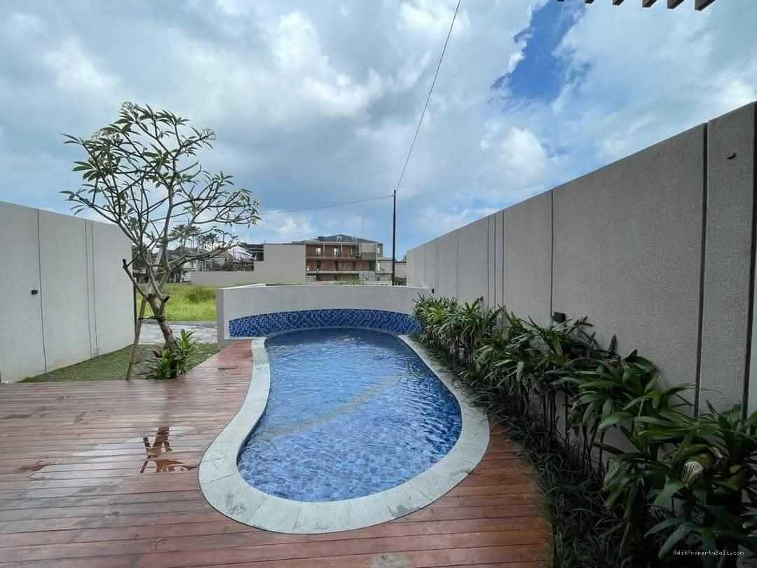 villa pererenan M