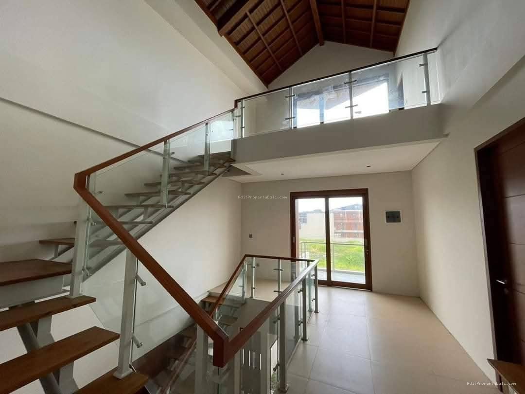 villa pererenan M