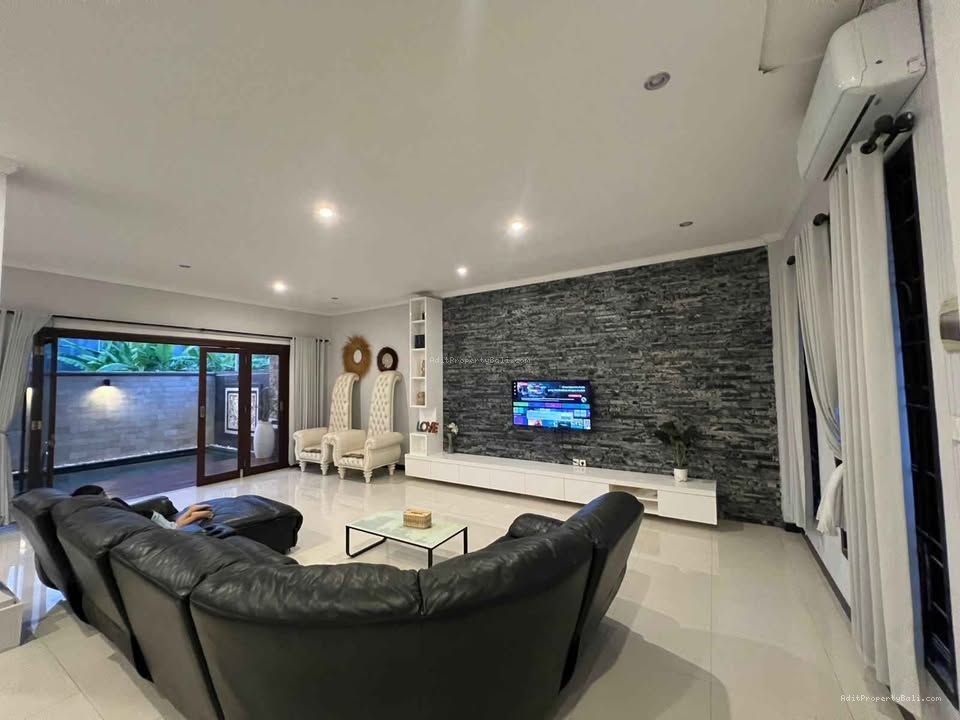 rumah lantai 3 pemogann